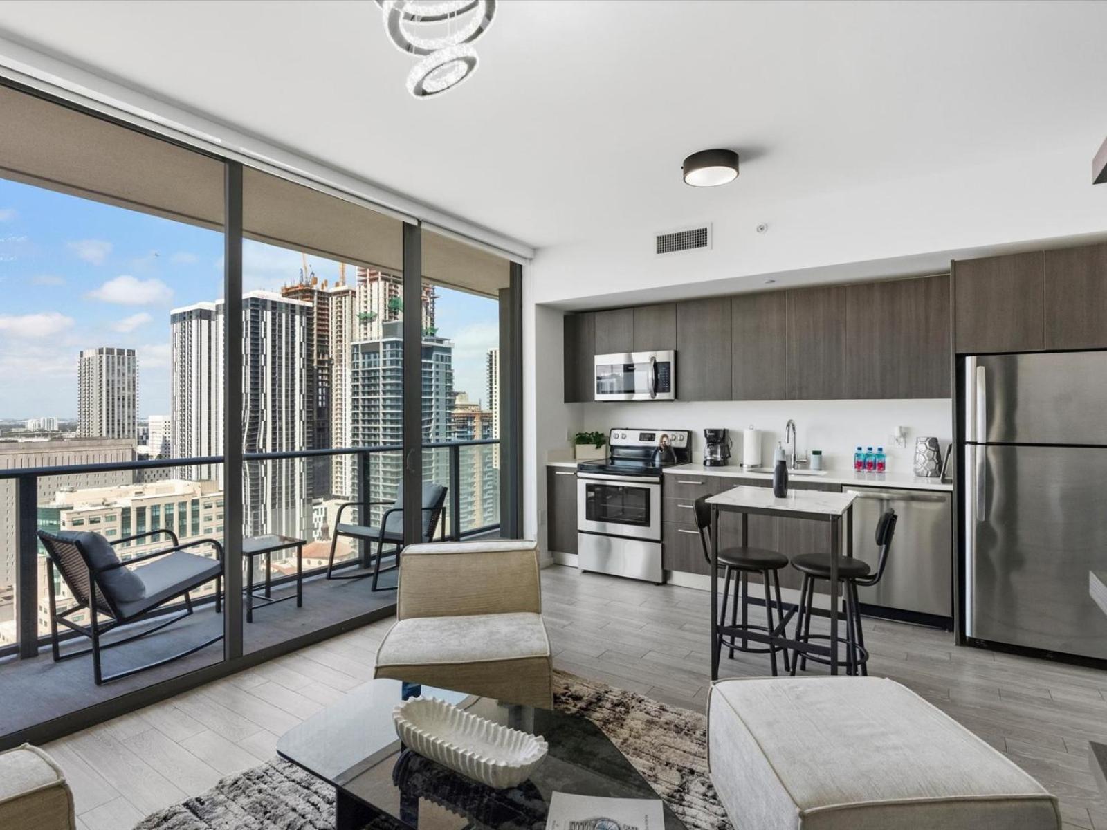 29th Floor Balcony Studio Miami Skyline Views 20/31