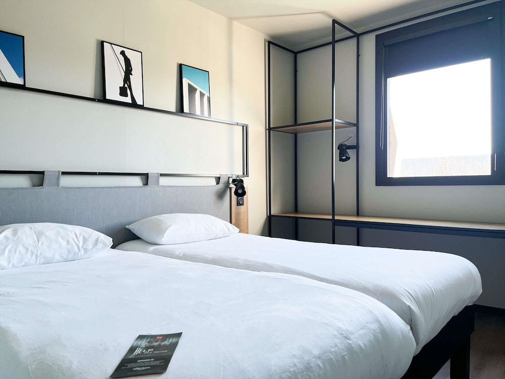 Ibis Lunel Petite Camargue 12/50