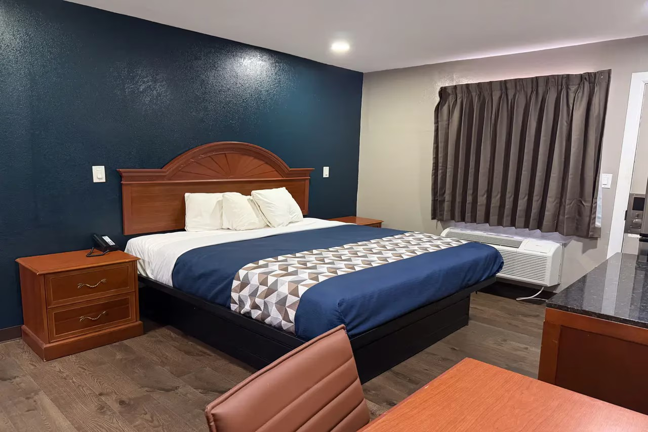 Rodeway Inn & Suites Ada 3/8