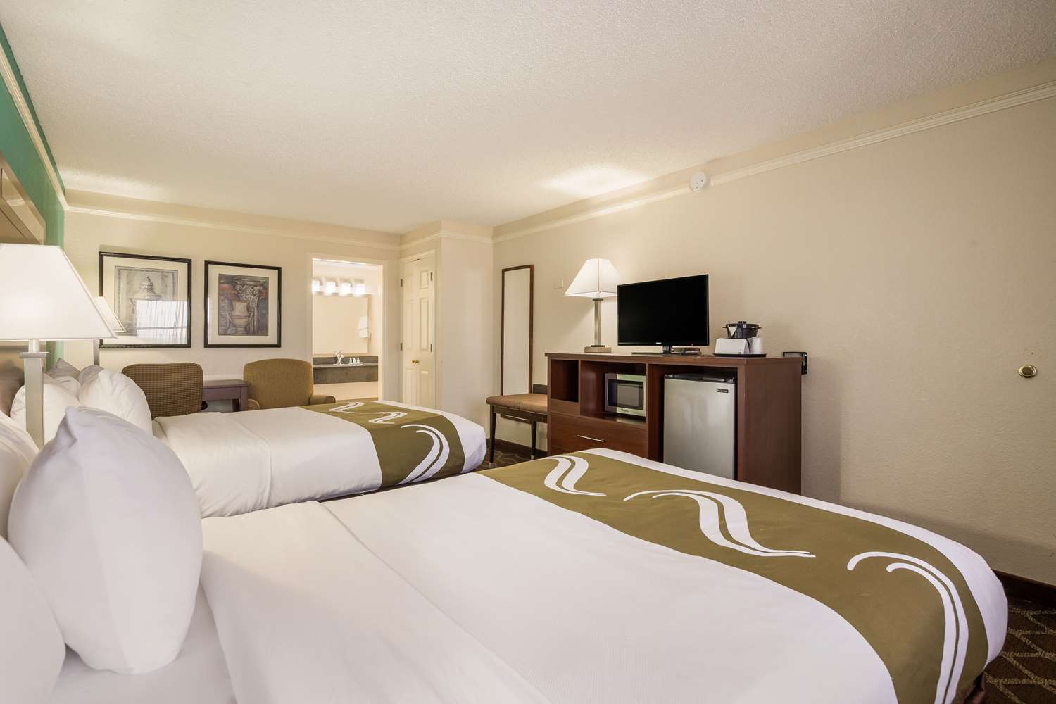 ROOM, 2 DOUBLE BEDS
