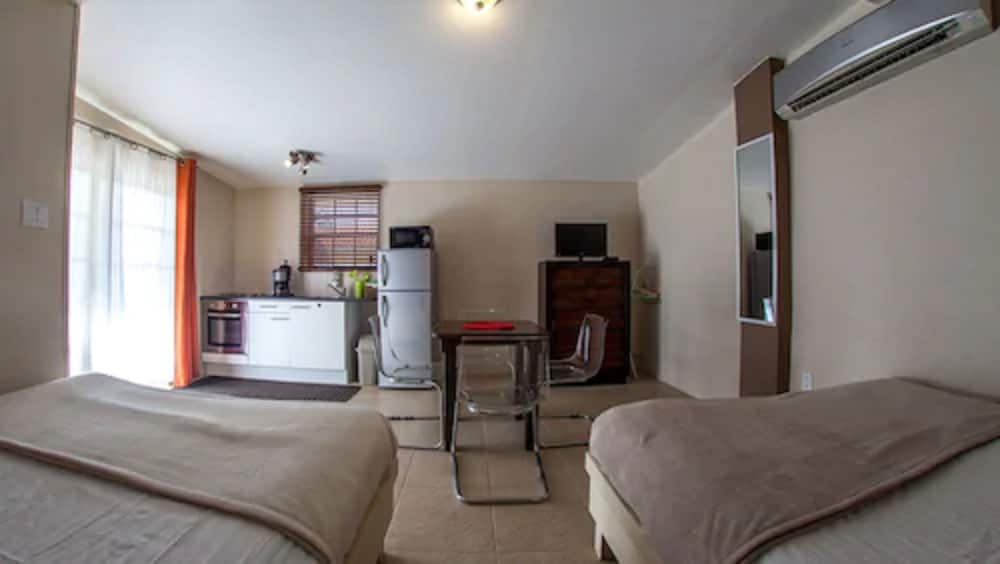 ARUBA TROPIC APARTMENTS 11/31