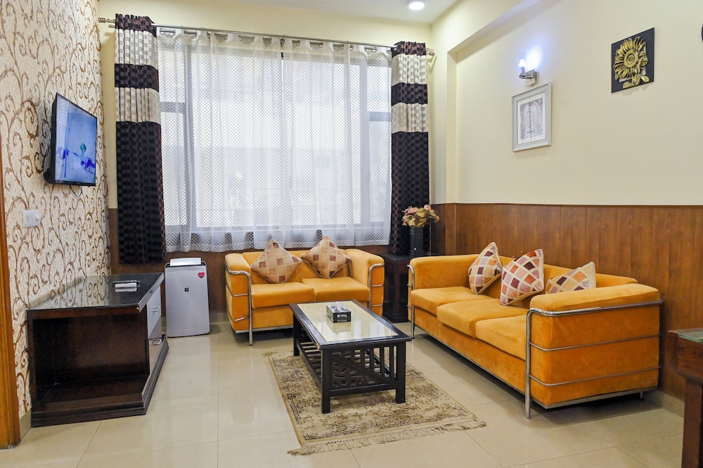 Imperial Apartments 30/50