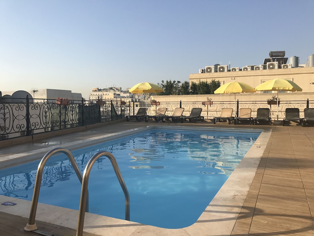 Windsor Hotel Sliema 49/51
