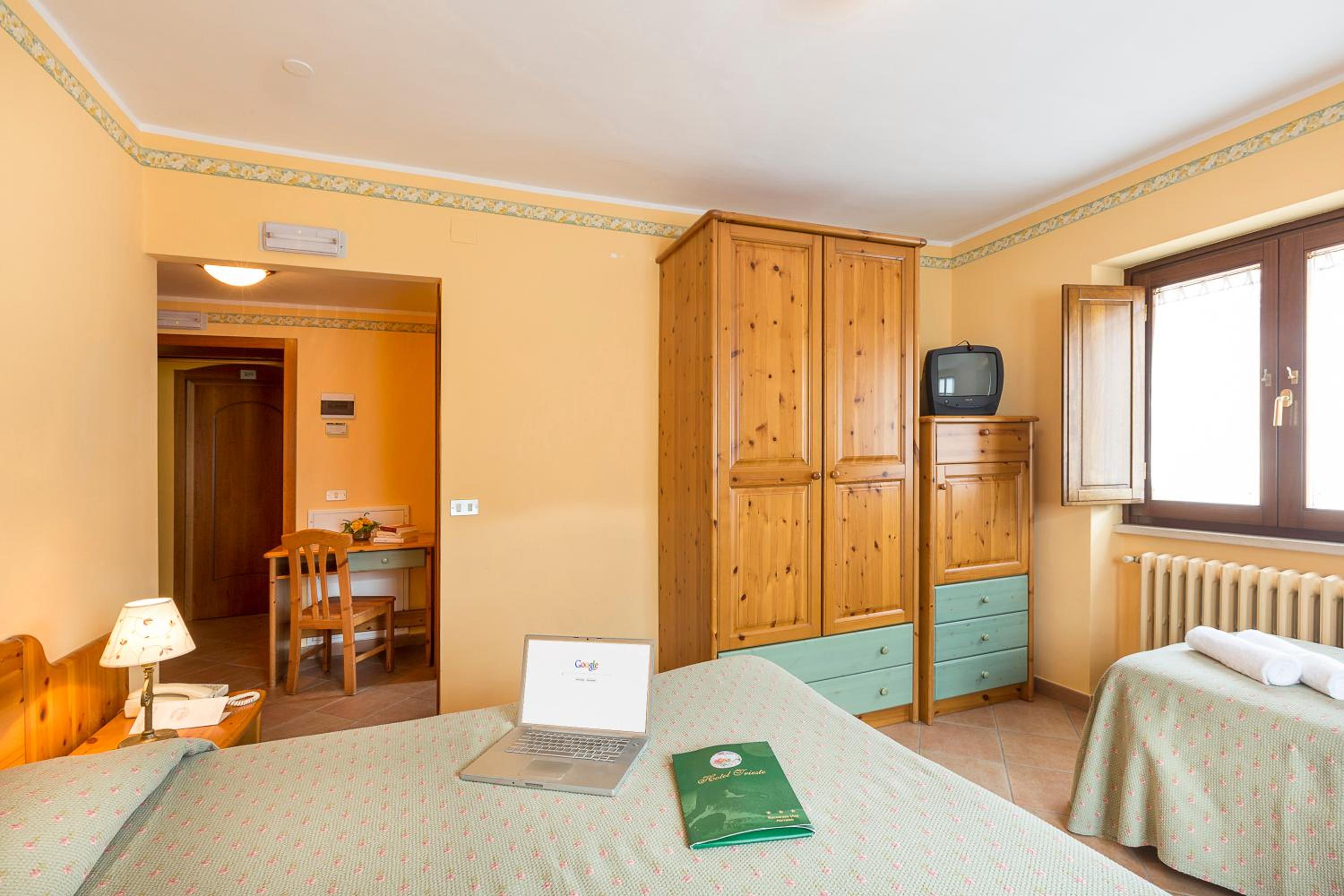 Hotel Trieste 37/50