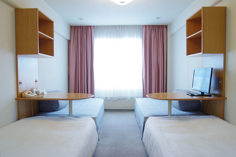 Economy, 3 Beds, Shared Bathroom, No Elevator
