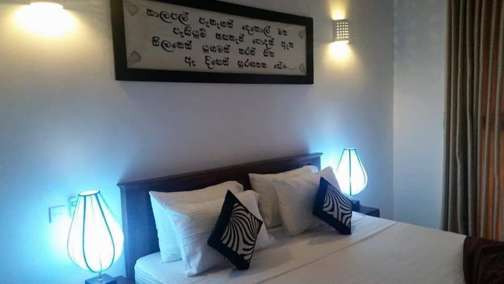 Rho Sigiriya 12/47