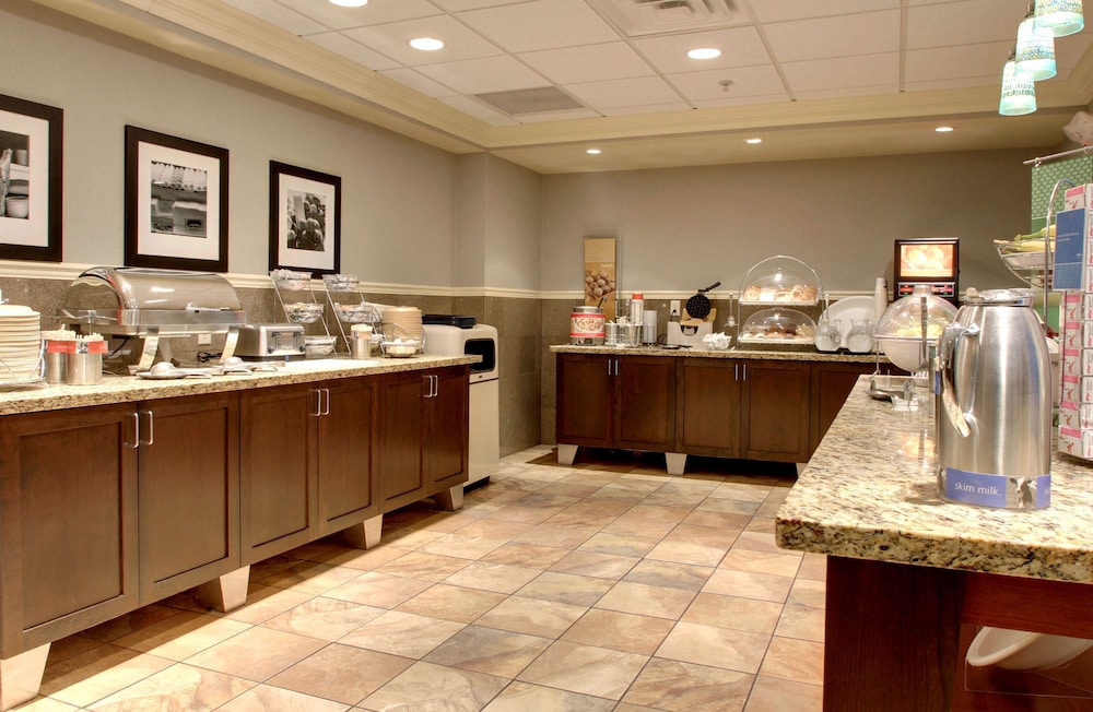 Hampton Inn Suites Grafton 30/46