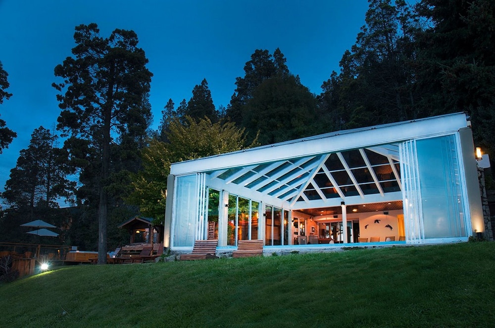 PAILAHUE LODGE & CABANAS 7/80