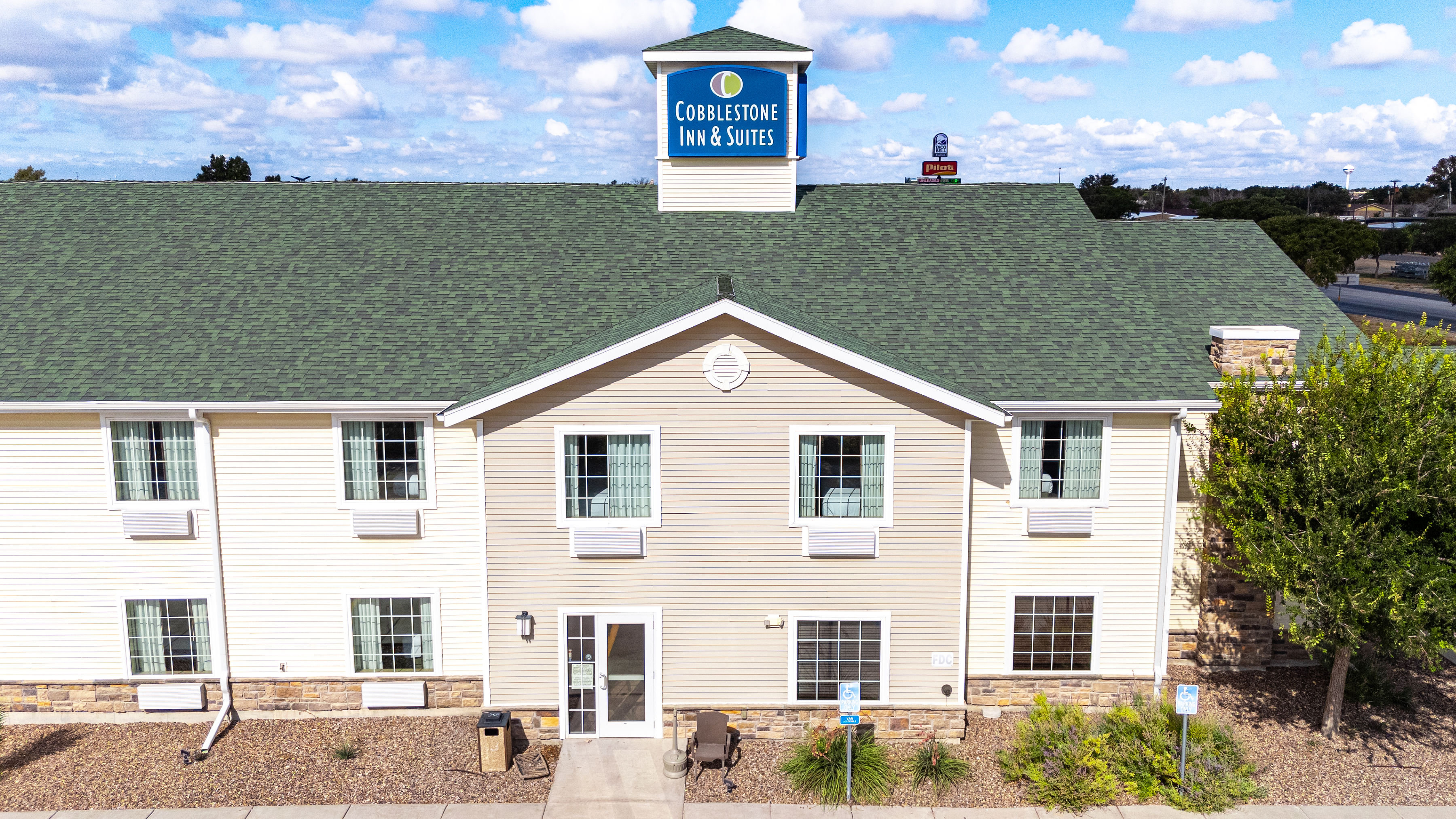 Cobblestone Inn Amp Suites Big Lake Tx 8/80
