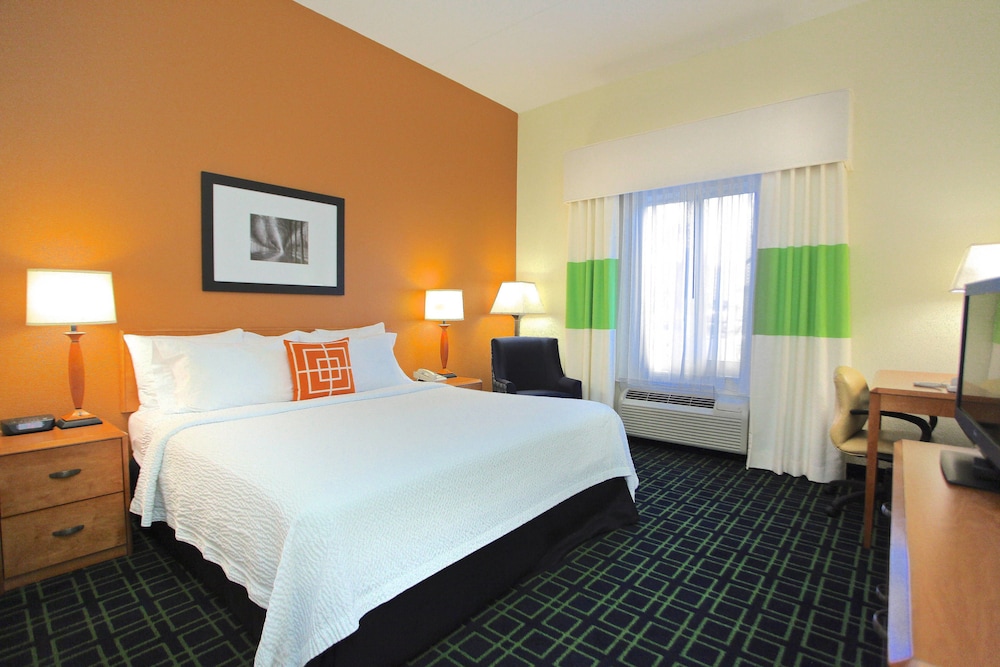 Fairfield Inn and Suites Jacksonville Beach 20/54