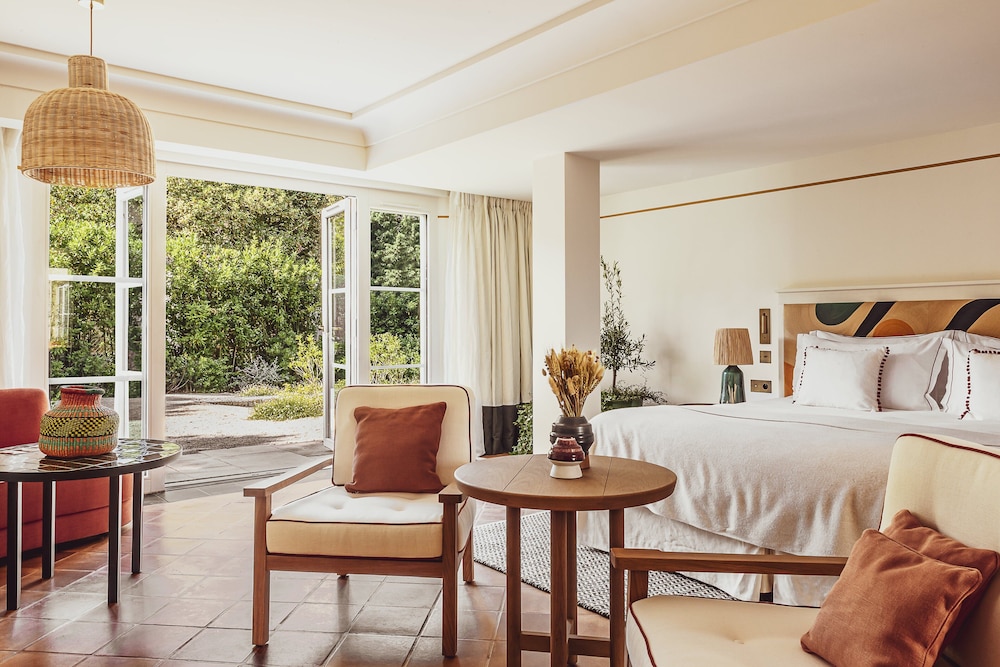 JUNIOR SUITE, DELUXE, DOUBLE OR TWIN BED