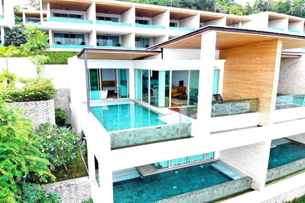 Wyndham Grand Phuket Kalim Bay in Kamala