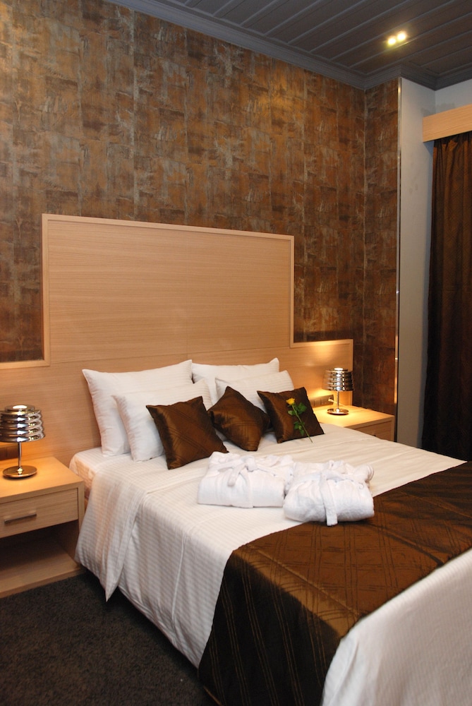 Aion Luxury Hotel 12/50