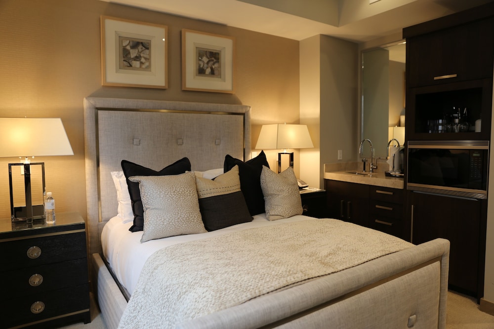 3 BEDROOMS, RESORT, SUITE, QUEEN BED