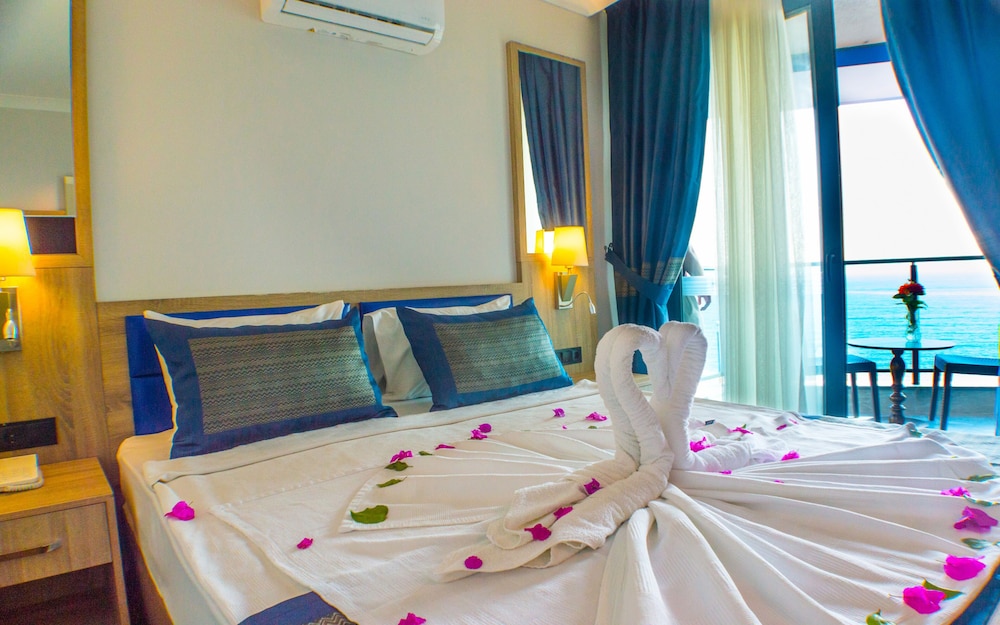 Relax Beach Hotel 17/50
