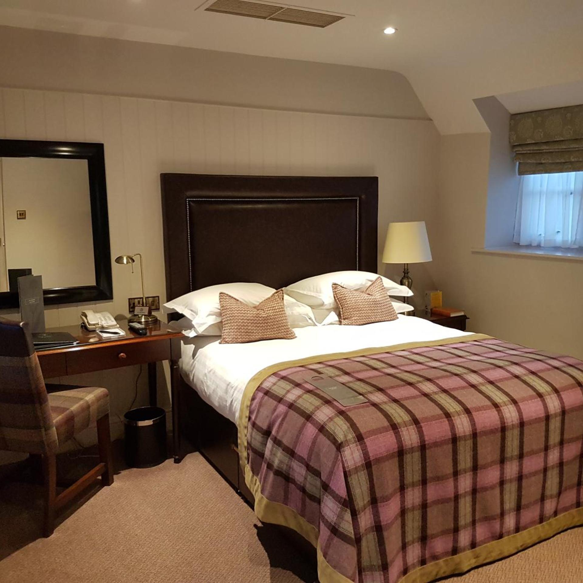 Feature, Double Bed