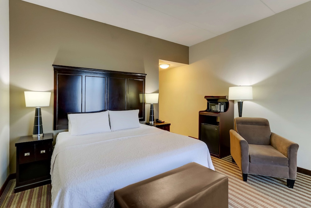 Hampton Inn & Suites Swansboro Near Camp Lejeune, NC 28/64