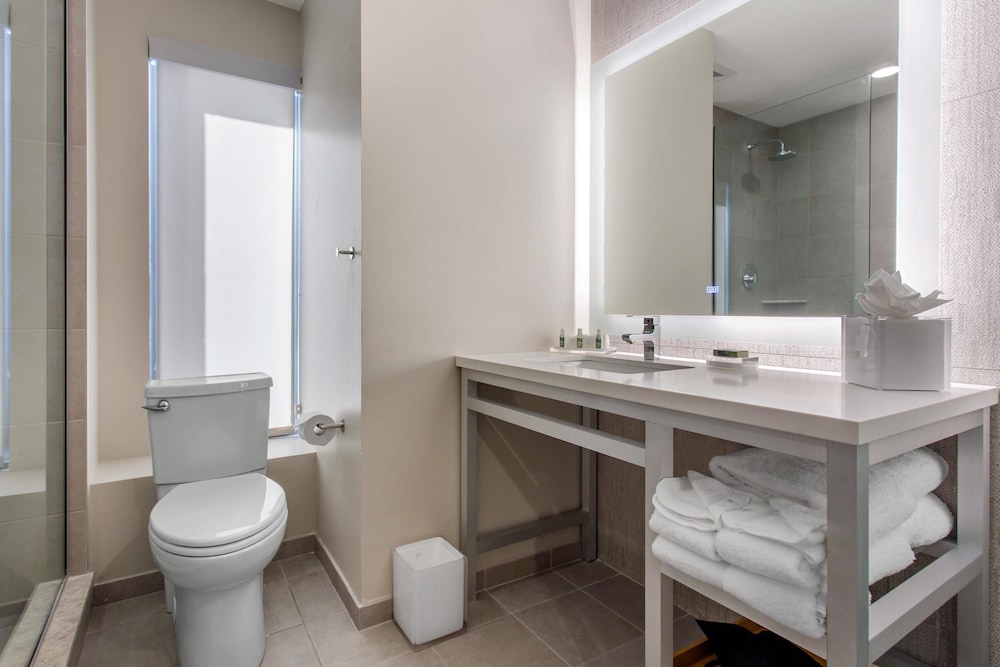 Cambria Hotel Philadelphia Downtown - Center City 45/60