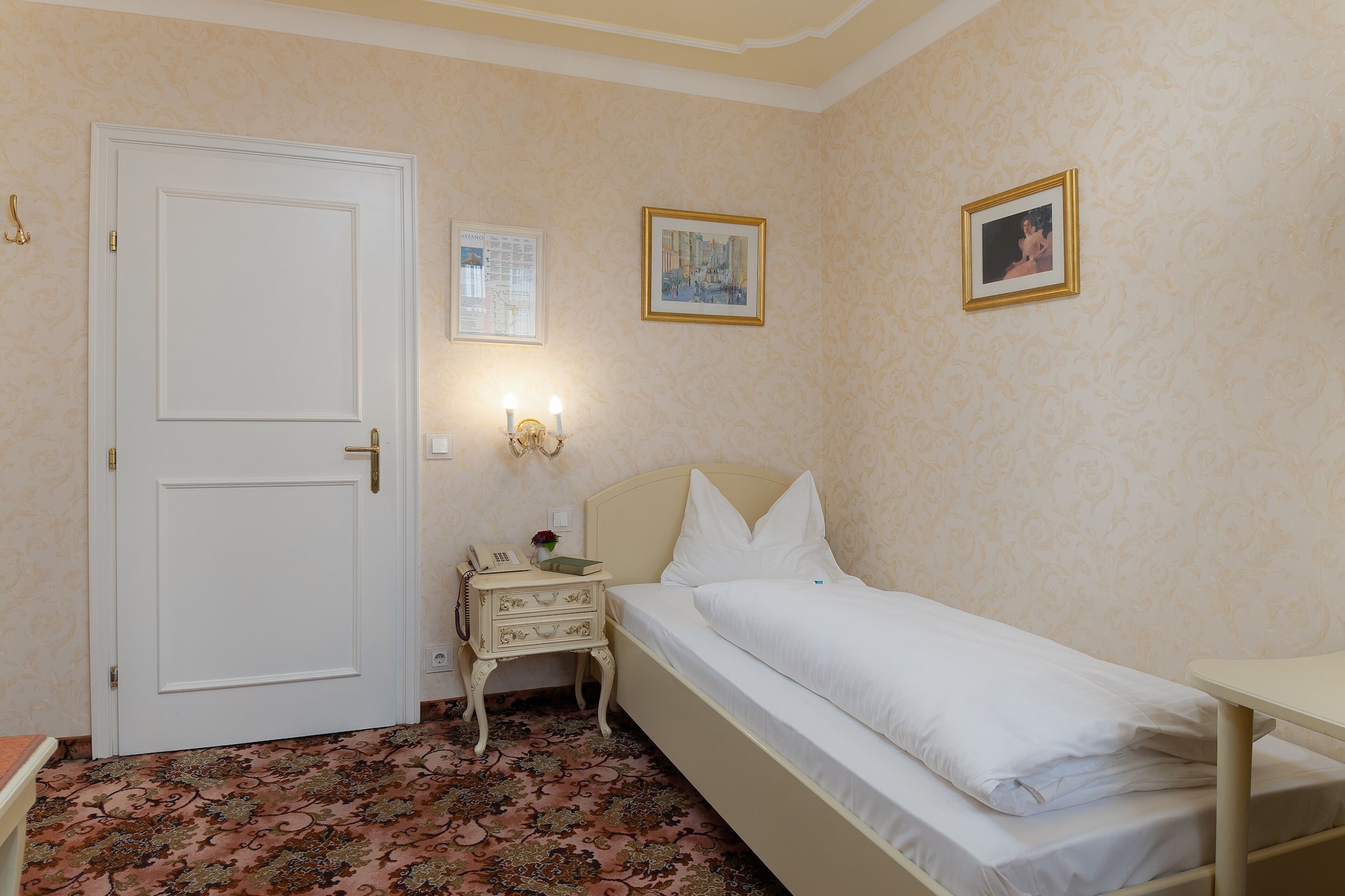 1 BEDROOM, STANDARD, SINGLE