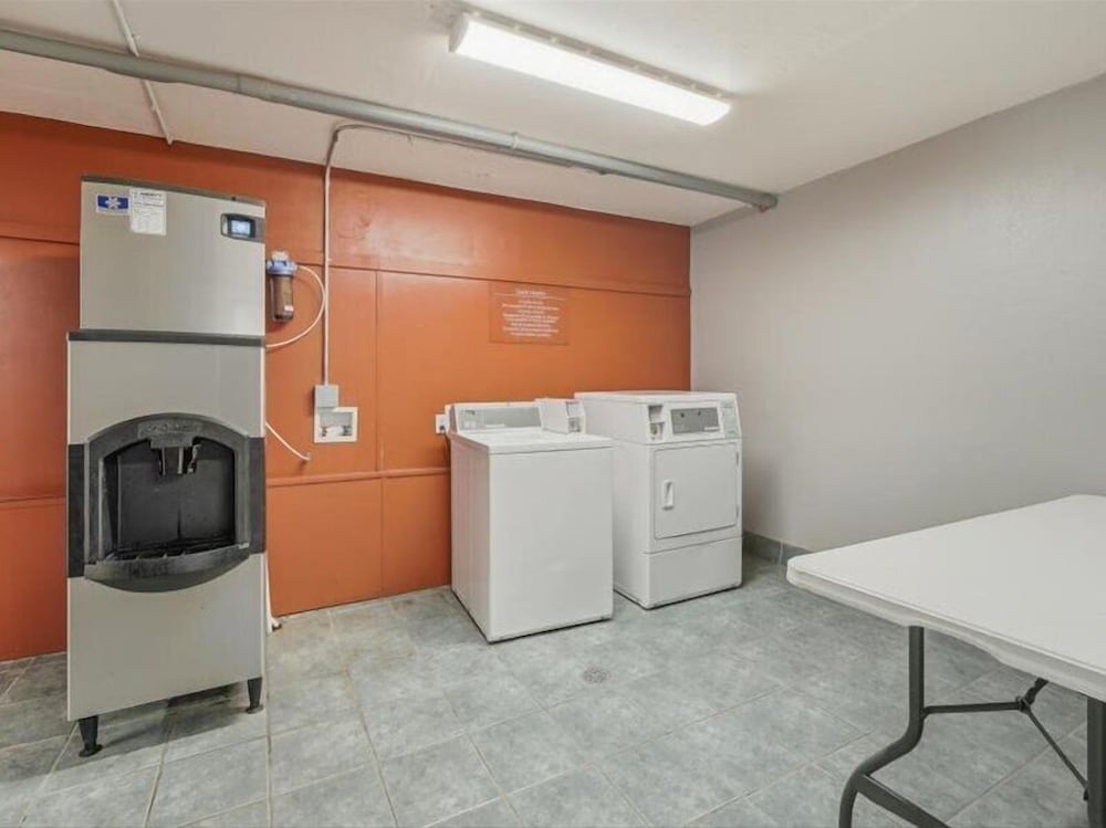 Vero Beach Inn & Suites 55/79