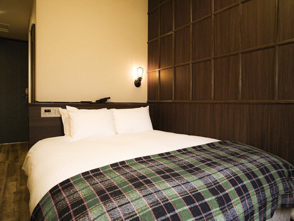 The Steel House (Ex Harmonie Cinq Hotel) 12/41
