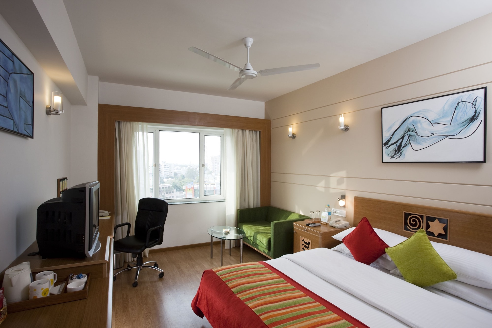 BUSINESS, DOUBLE BED