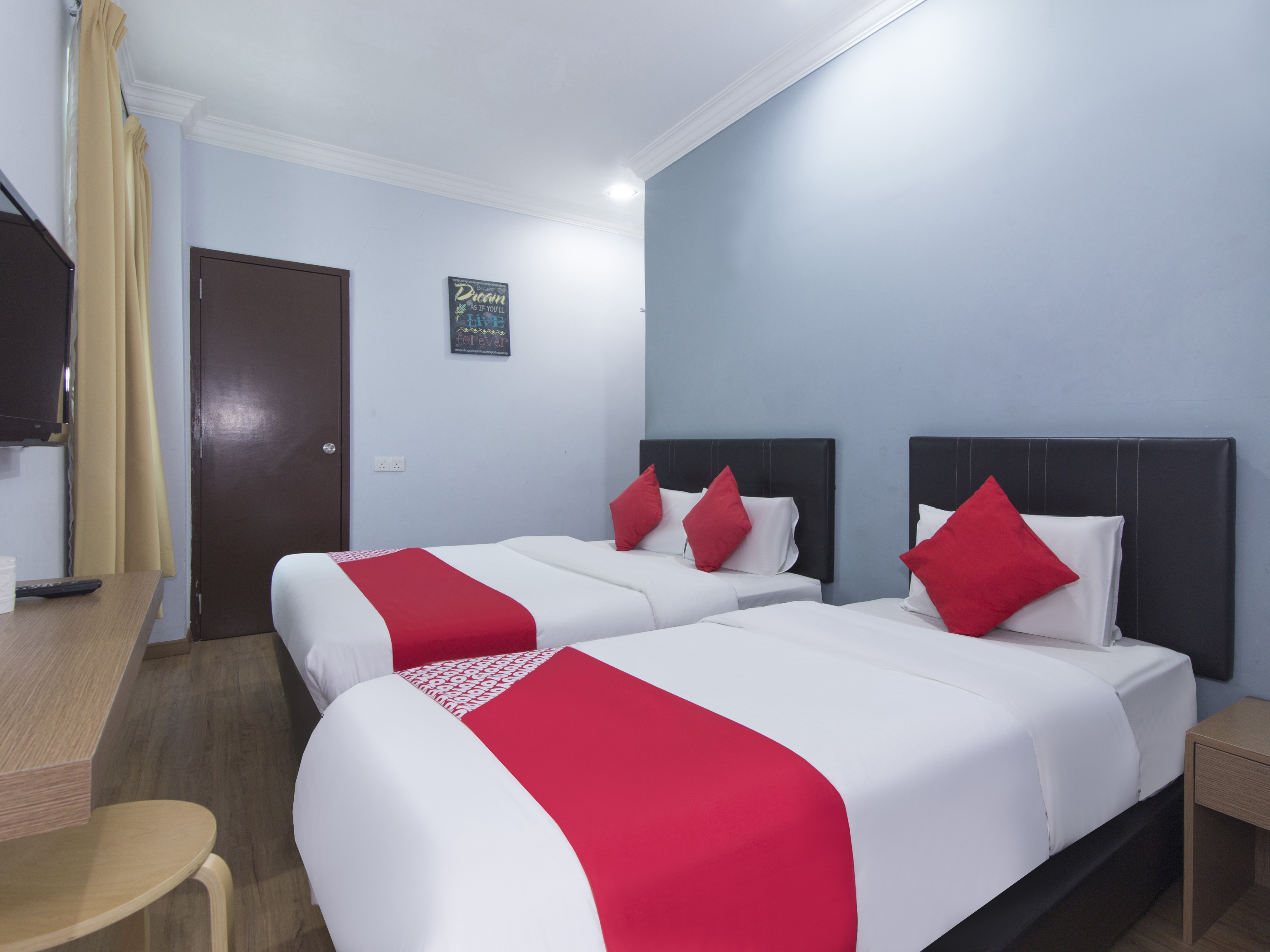 Charisma Hotel 15/32