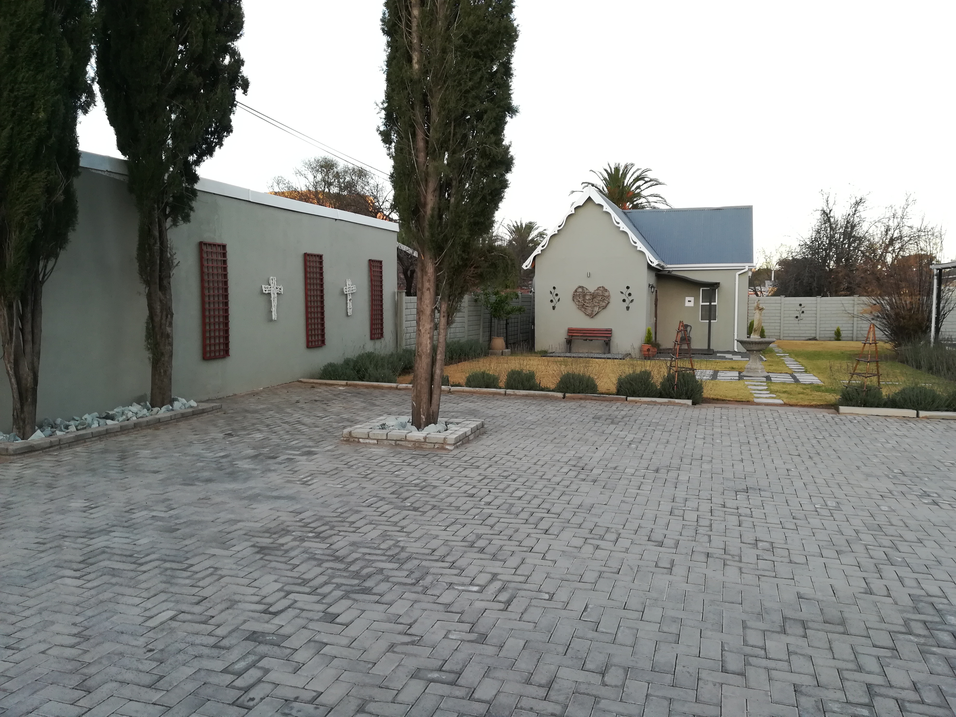 Tranquil House @ 851 College Avenue 10/17