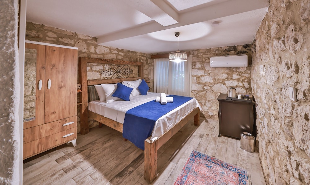 Livan Hotel Deluxe 13/57
