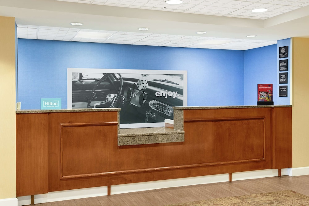 Hampton Inn Columbus North 6/37