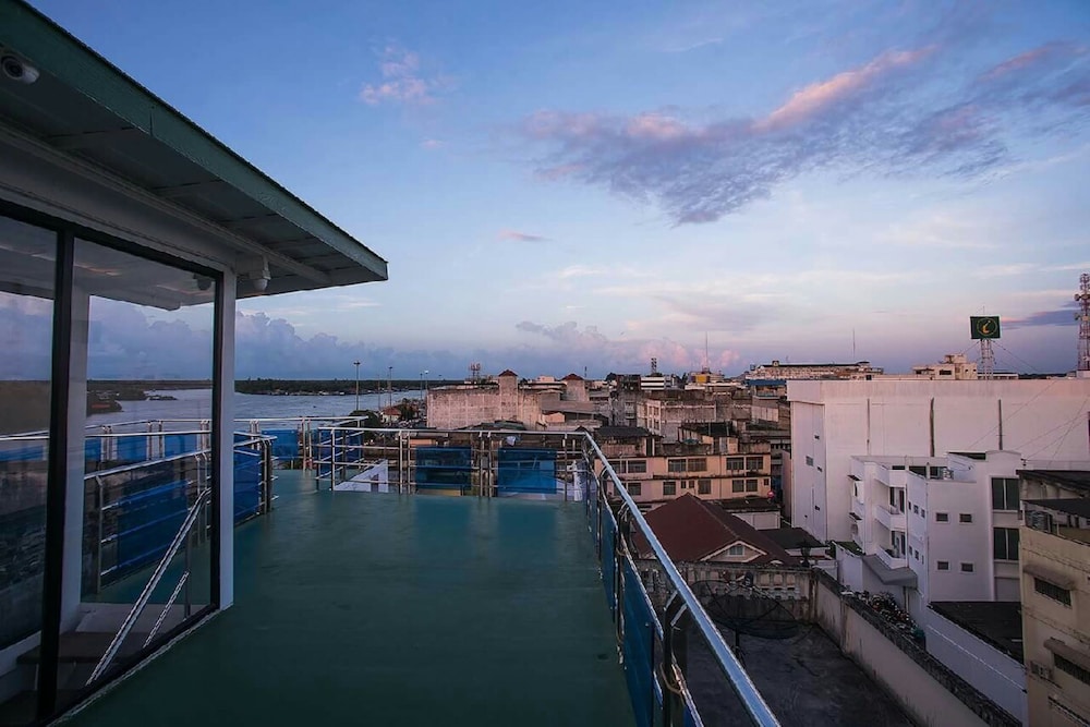 The Port Hostel By Suwatchai 44/50