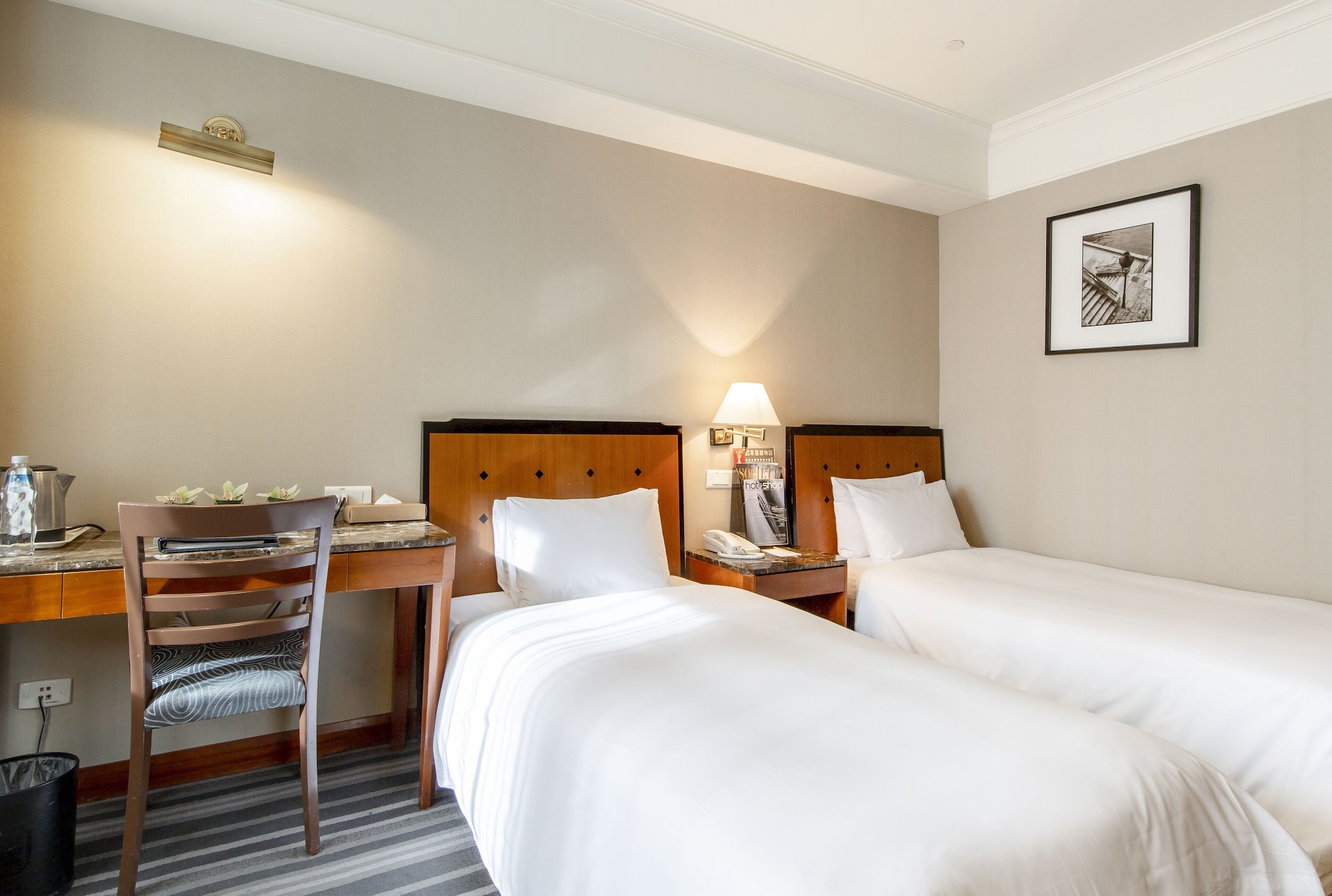 ELITE, TWIN BEDS