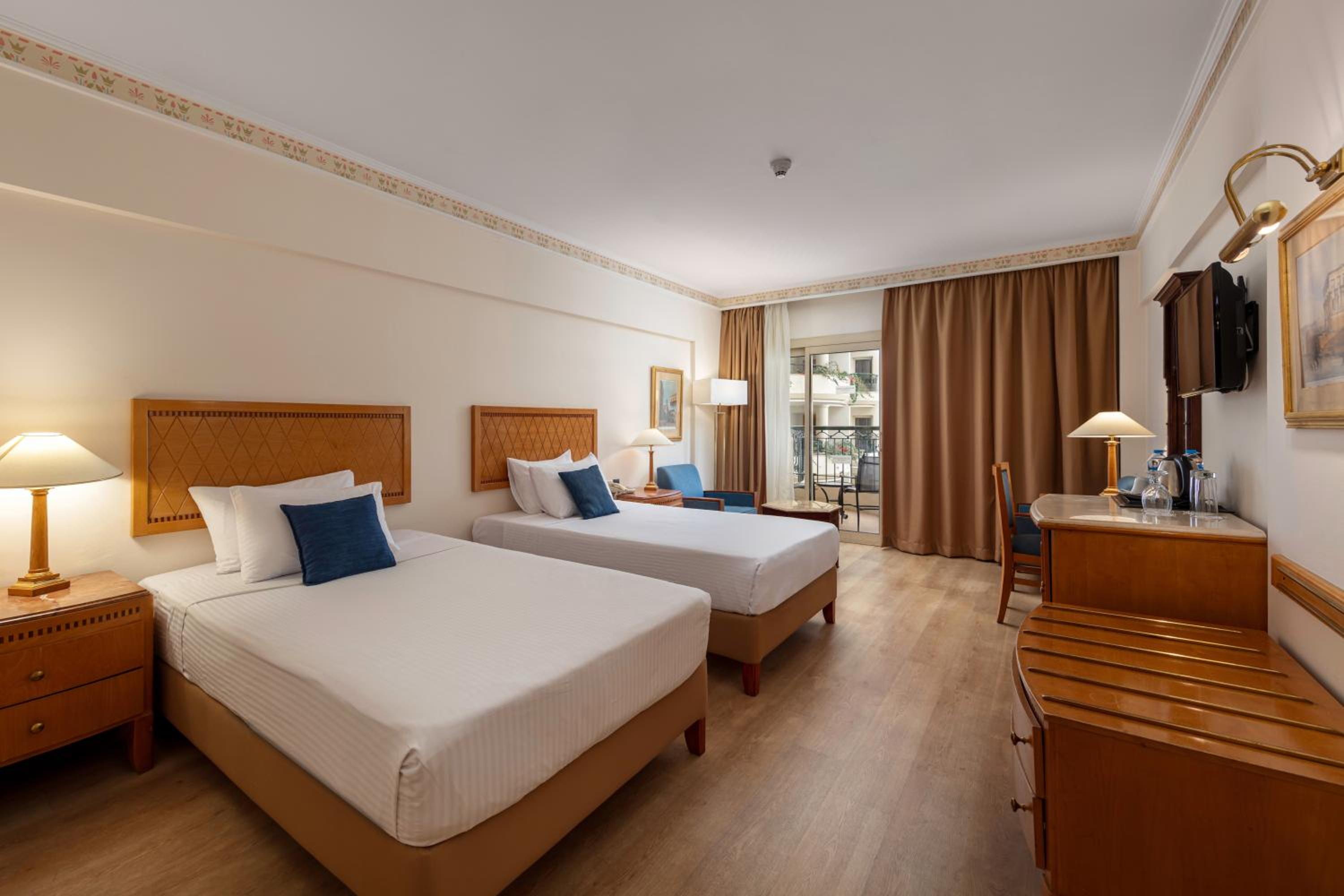 غرفة كلاسيكية بشرفة بإطلالة، Steigenberger Nile Palace 3/7