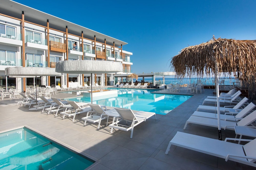 Enorme Ammos Beach 52/55