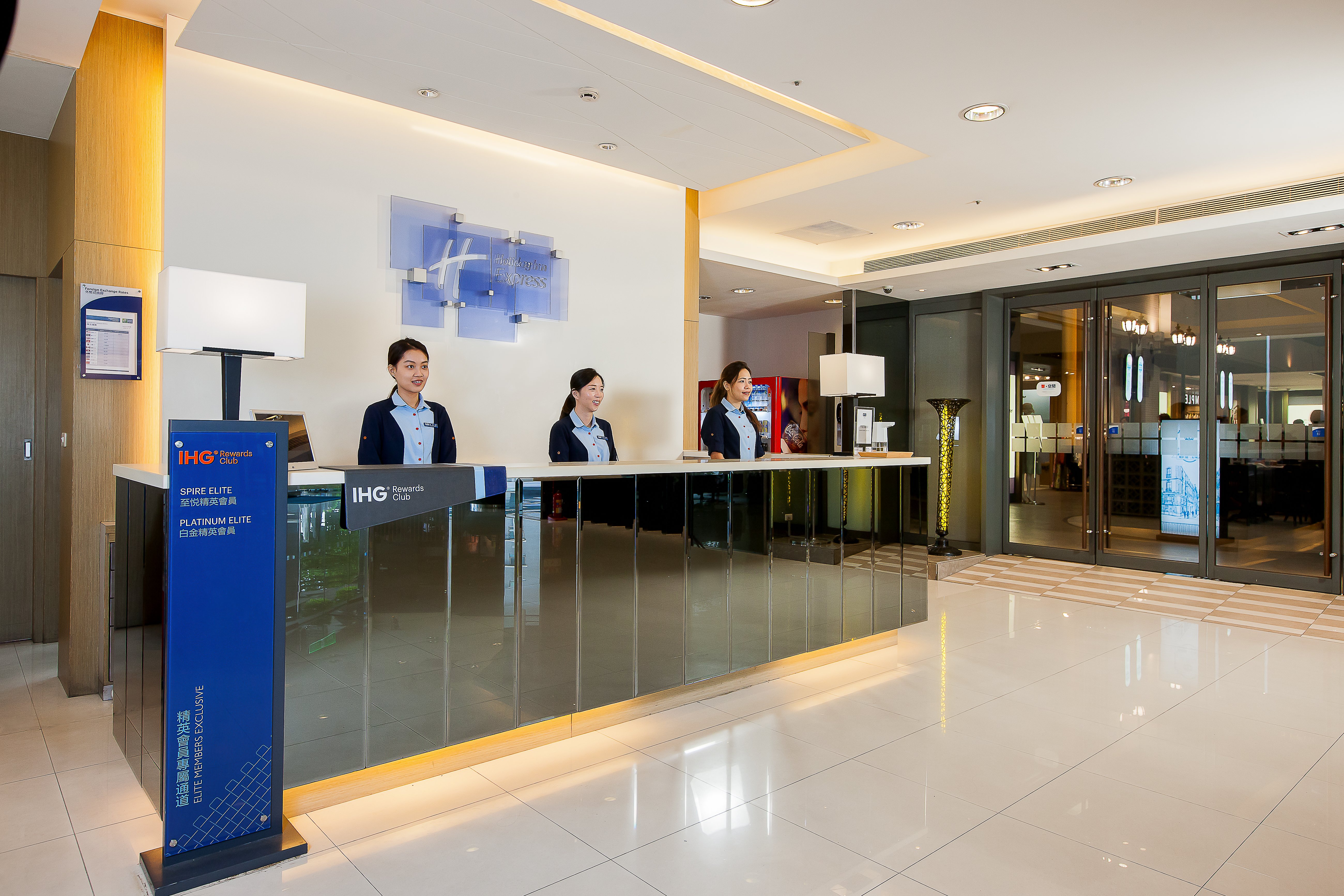 Holiday Inn Express Taichung Park 12/58