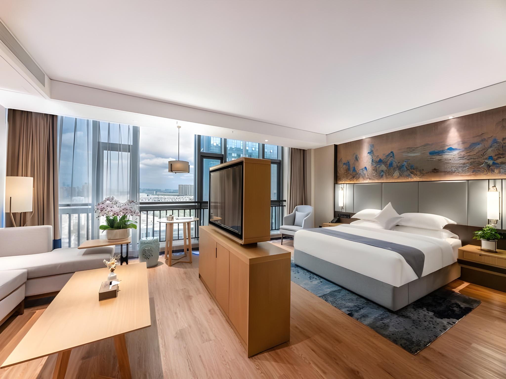 DELUXE, SUITE