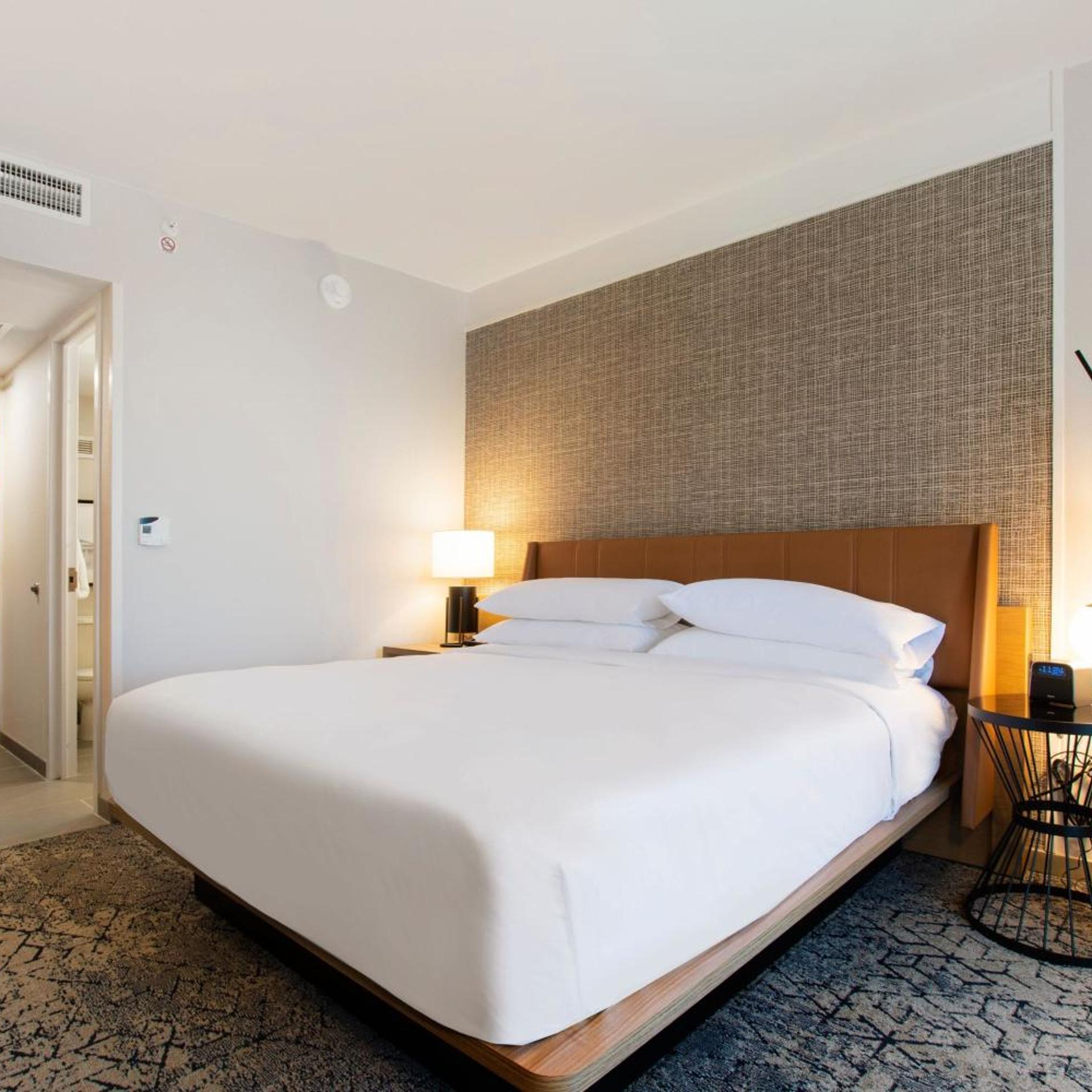 1 Bedroom, Executive, Suite, King Bed, Club Floor