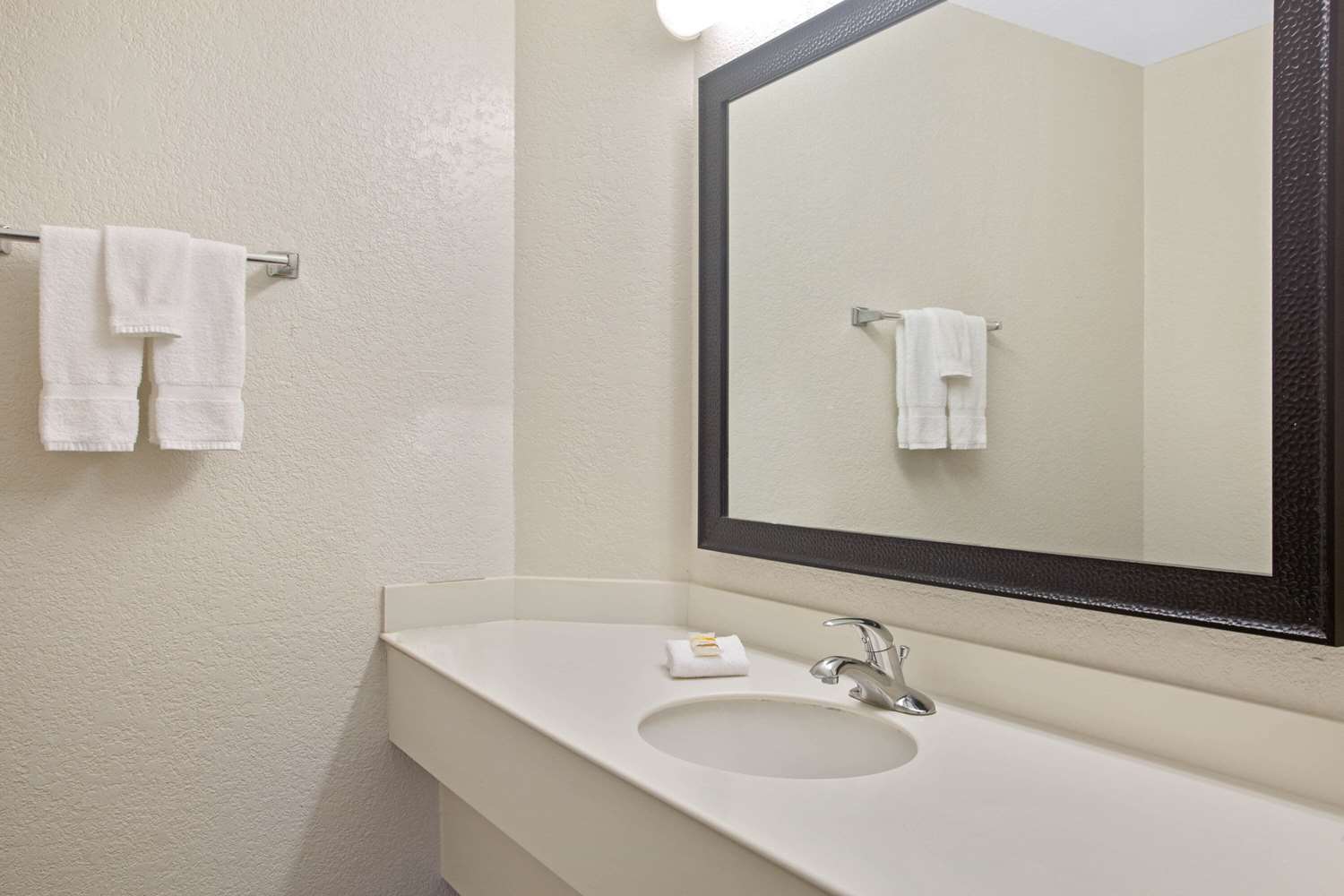 La Quinta Inn San Marcos 38/42