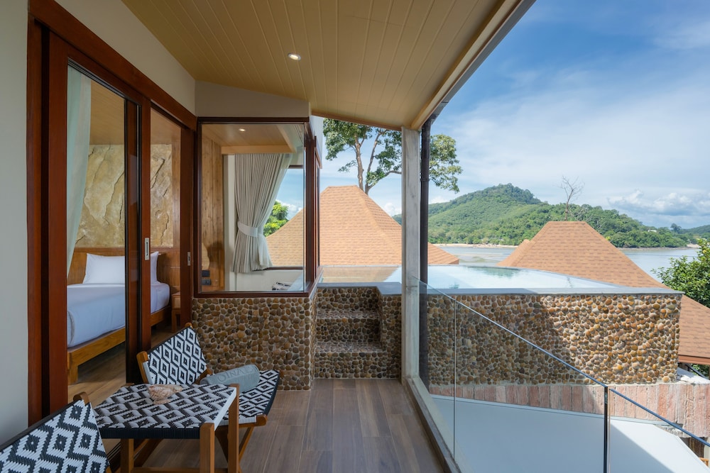Sinae Phuket Luxury Hotel 25/78
