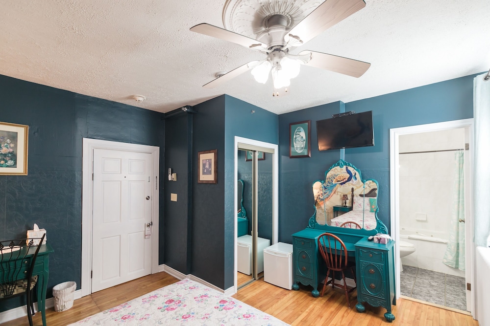 Prince Street Suites 7/50