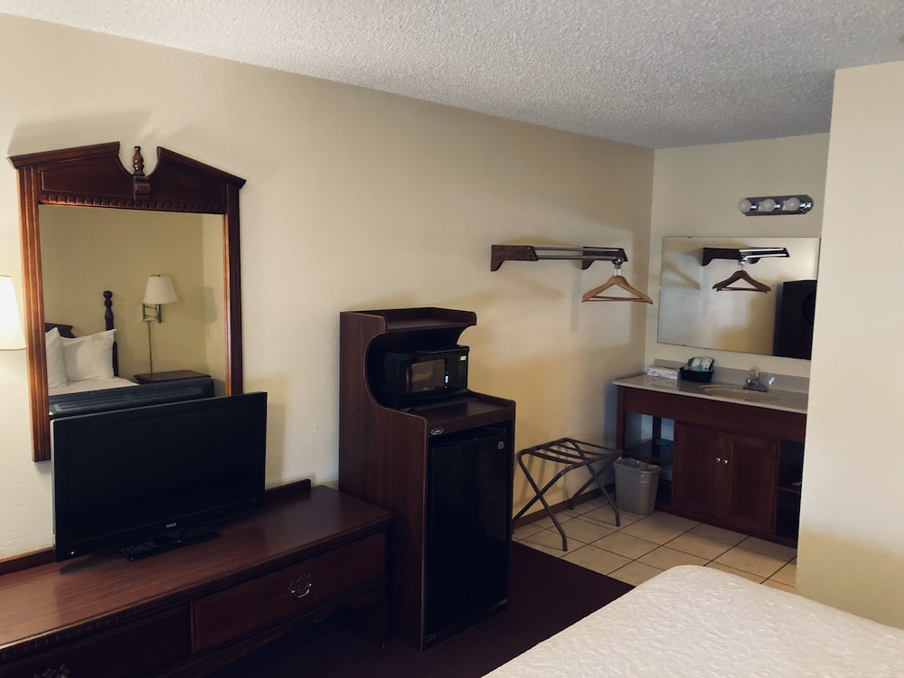 Honeysuckle Inn - Mountain View 11/50