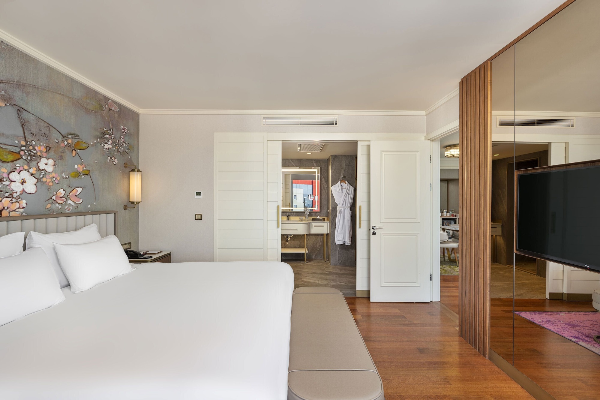 1 BEDROOM, SUITE, SEA VIEW