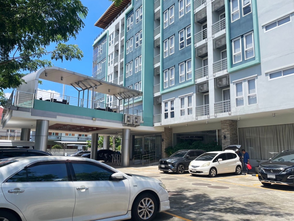 Anna Nava Pakkret Hotel 65/71