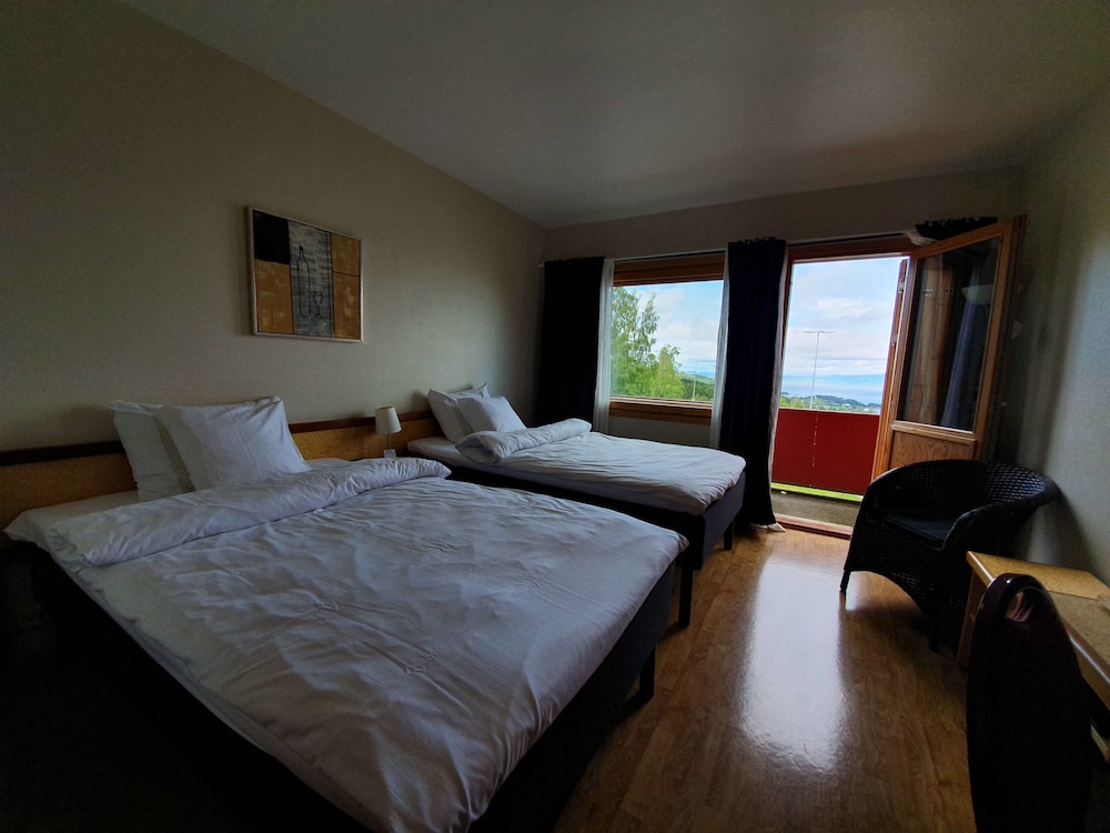 Stav Hotel 18/77