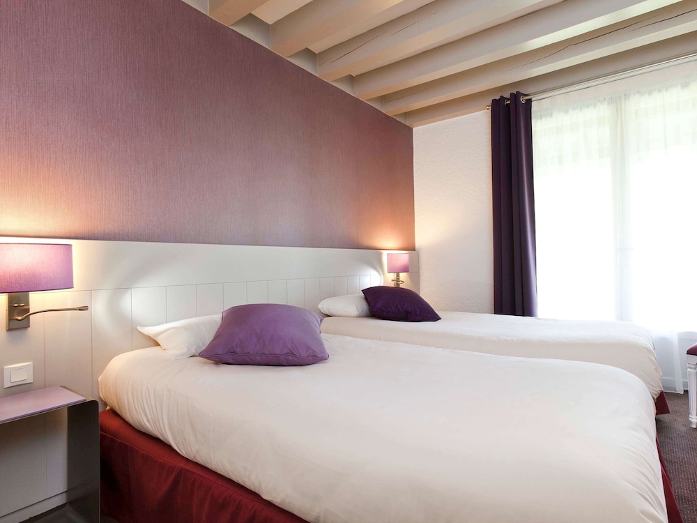 Mercure Auxerre Autoroute du Soleil 17/64