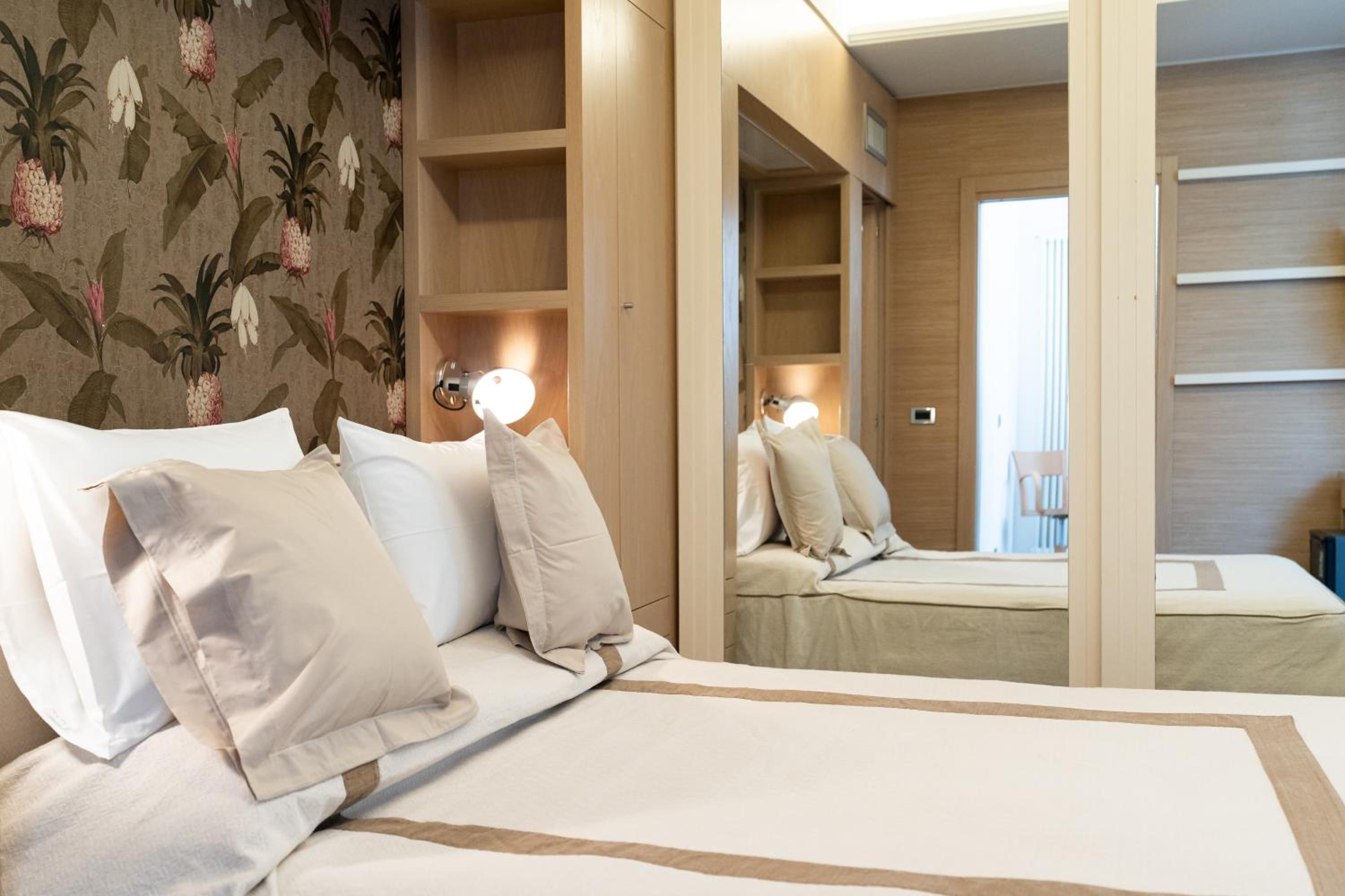 جناح سوبيريور، Hotel Estense 3/3