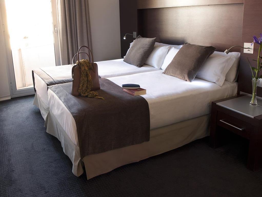 Run of House, Single Bed