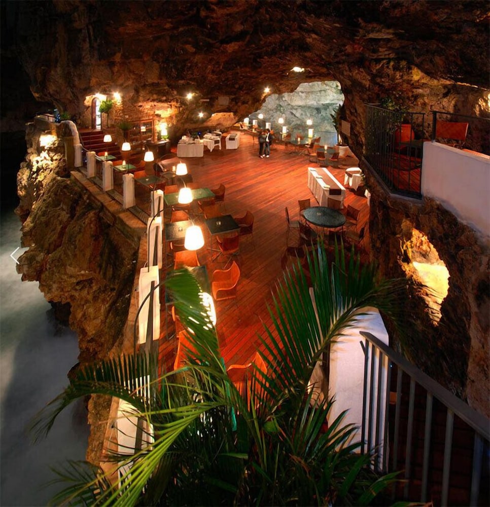 Grotta Palazzese 42/50