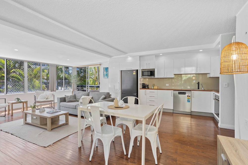 HI HO BEACH APARTMENTS 52/69