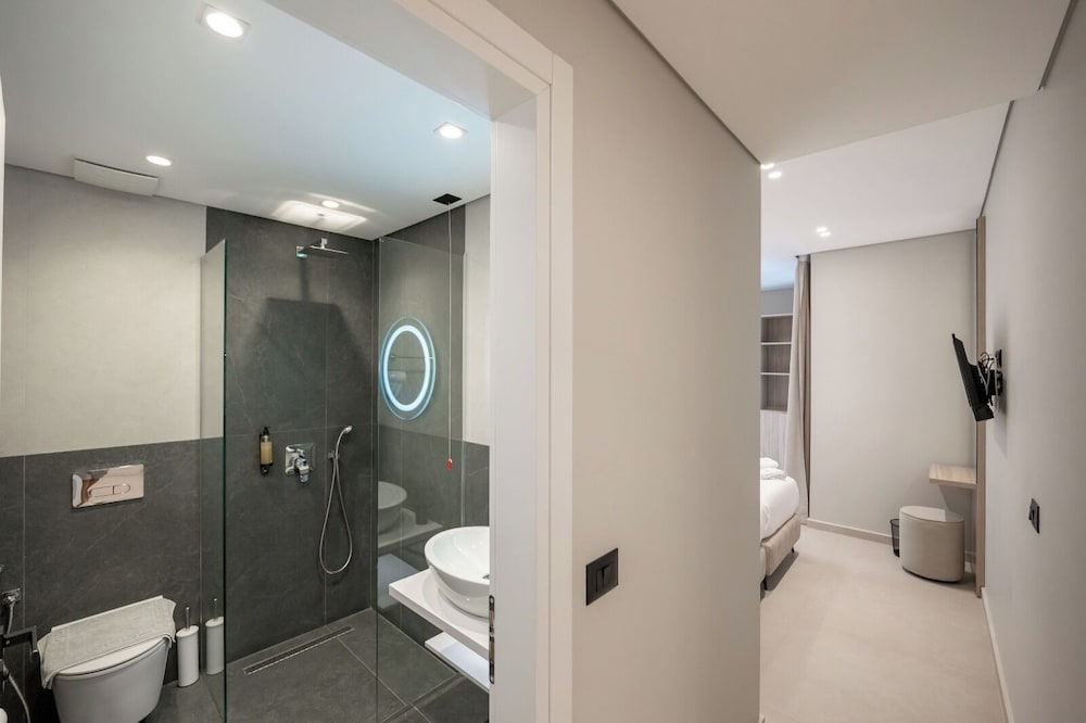 Portanova Hotel Sarande 53/55